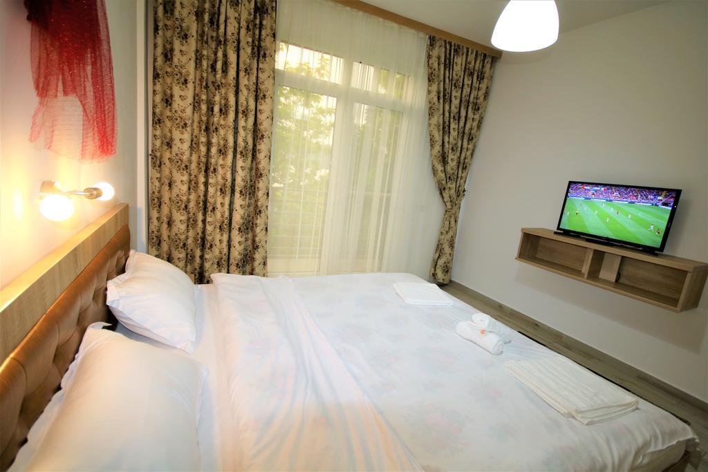 Hotel Aby Sunrise à Orşova Extérieur photo