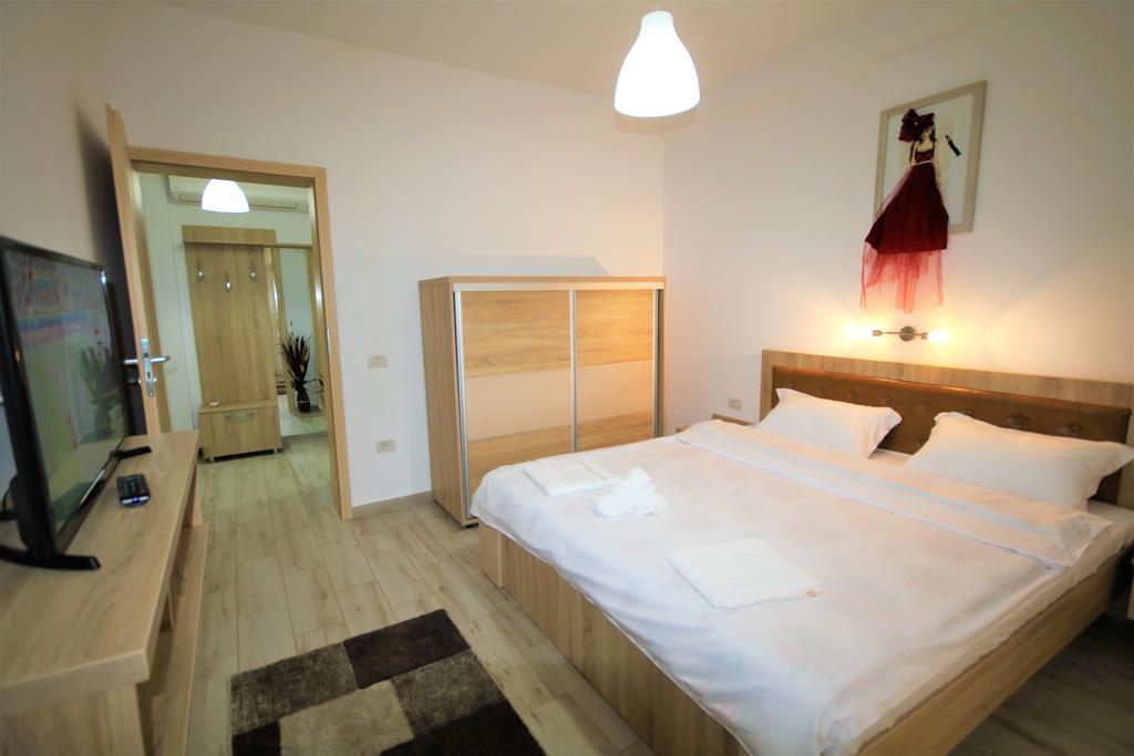 Hotel Aby Sunrise à Orşova Extérieur photo