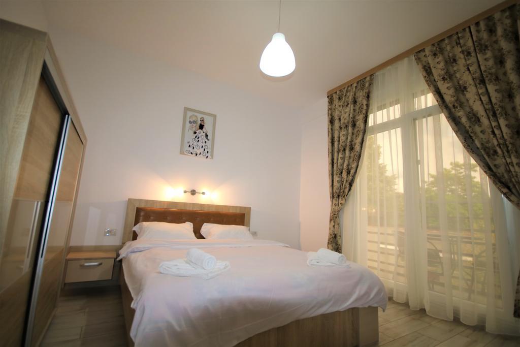 Hotel Aby Sunrise à Orşova Extérieur photo