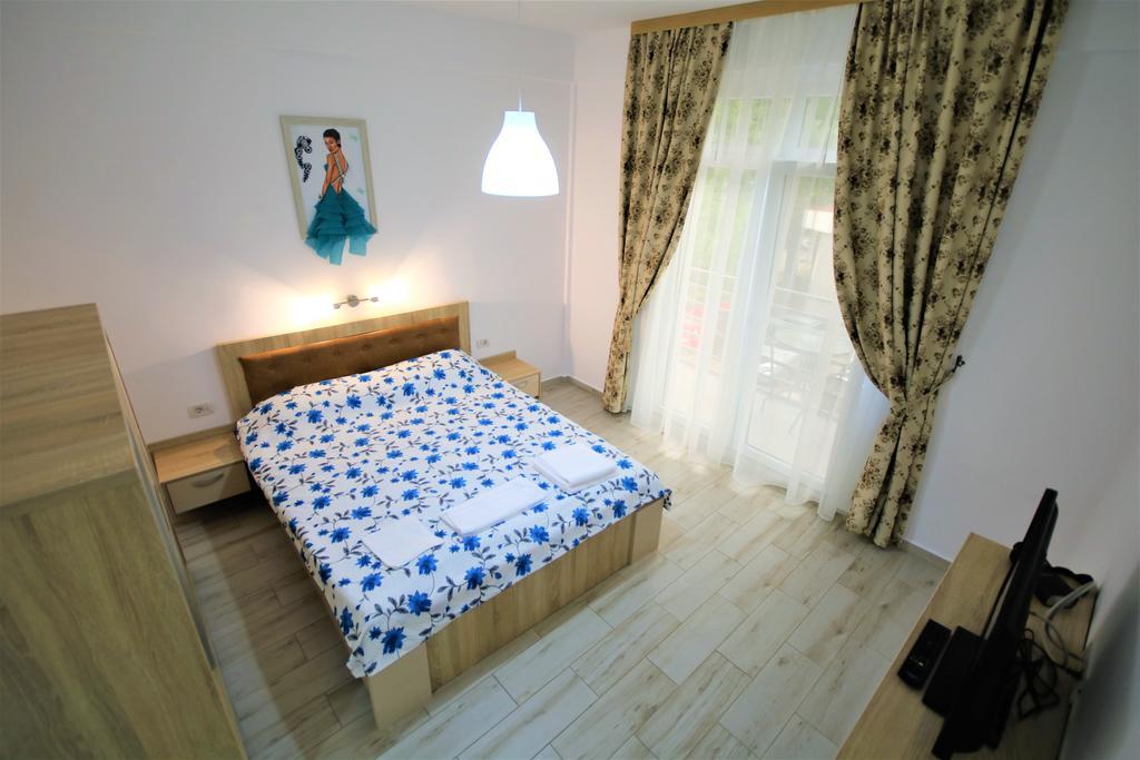 Hotel Aby Sunrise à Orşova Extérieur photo